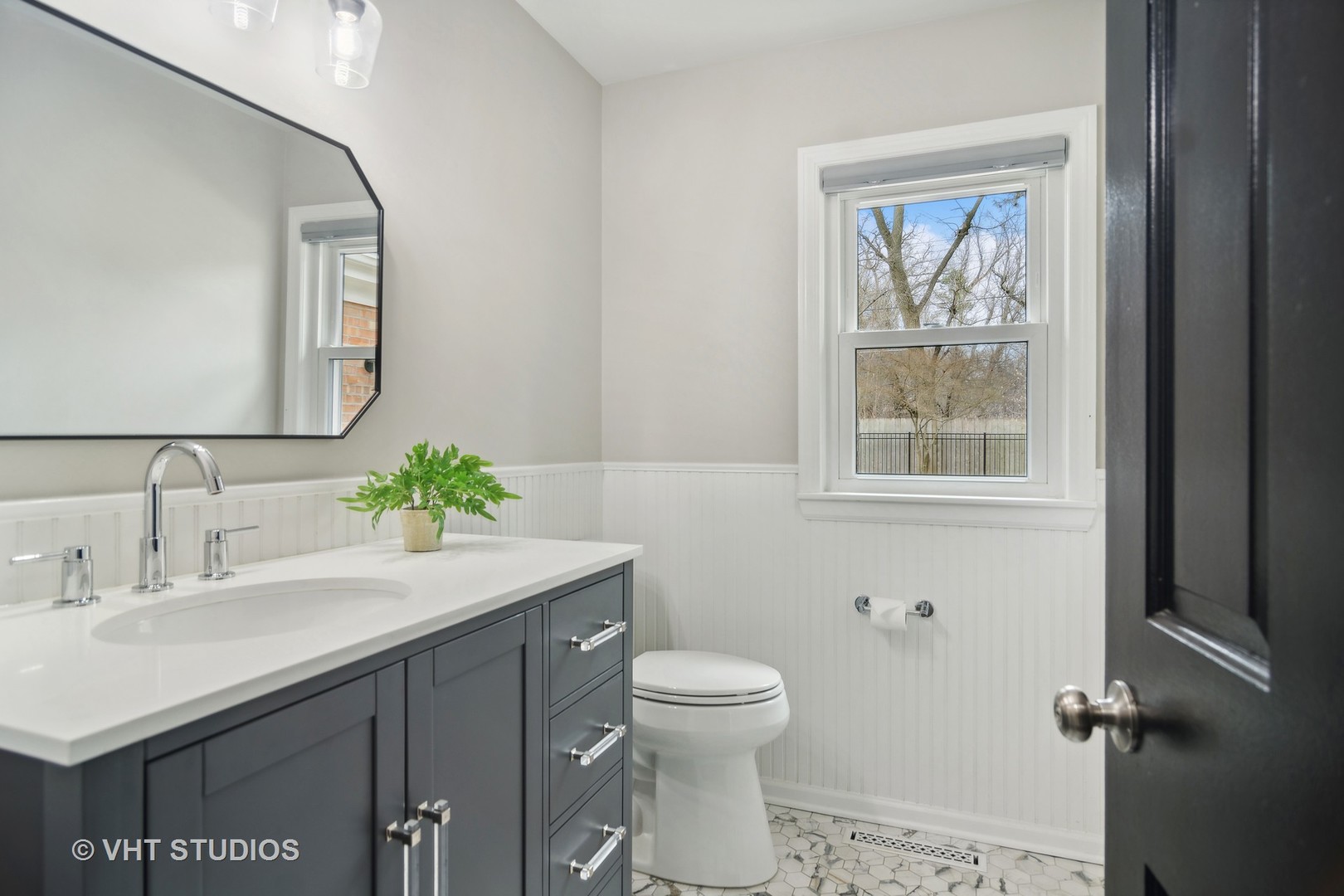 437 Elm Road Barrington, IL 60010 - Photo 19 of 31 Gallery Image 19
