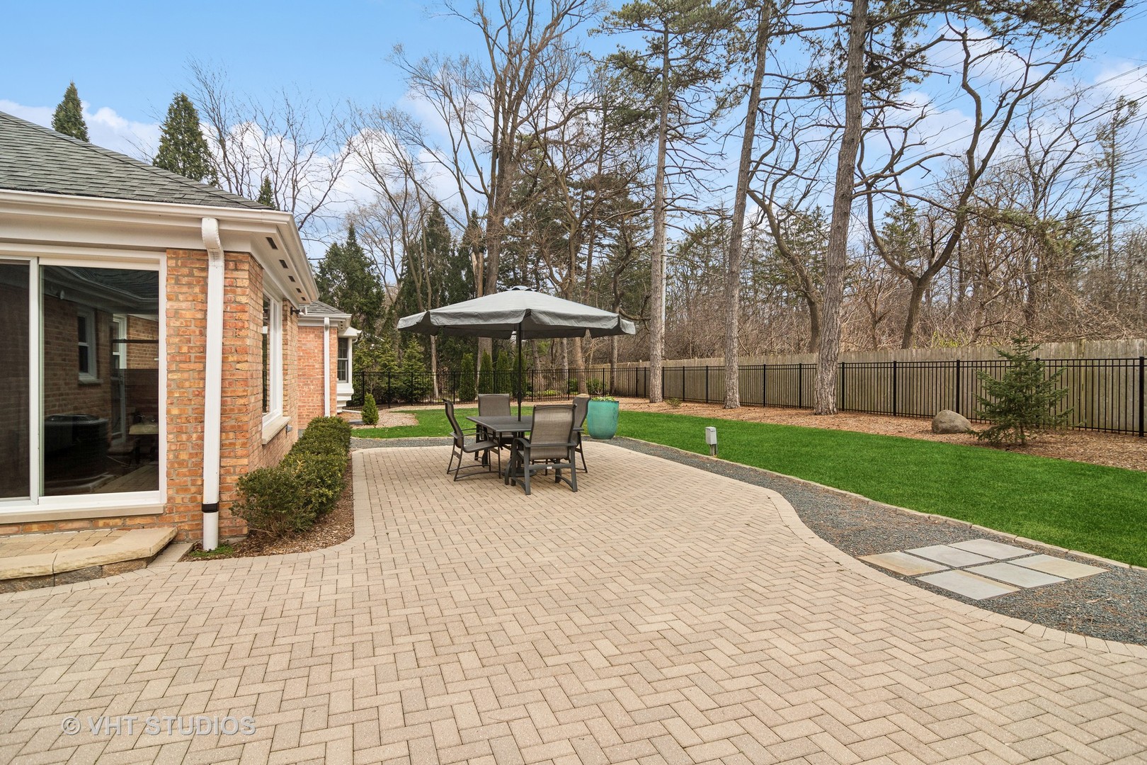 437 Elm Road Barrington, IL 60010 - Photo 24 of 31 Gallery Image 24