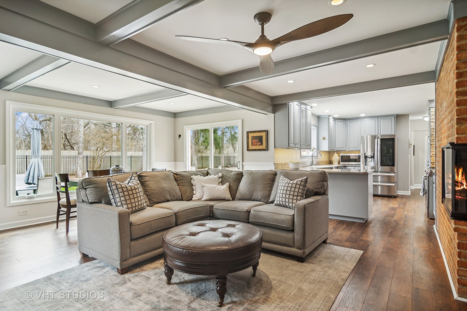 437 Elm Road Barrington, IL 60010 - Photo 3 of 31 Gallery Image 3