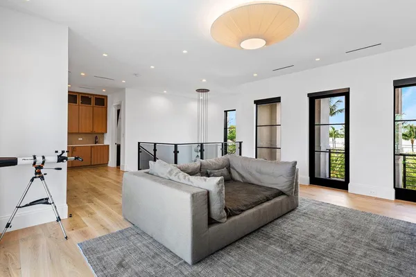 $6,249,000 | 830 Lake Shore Drive, Delray Beach, FL 33444