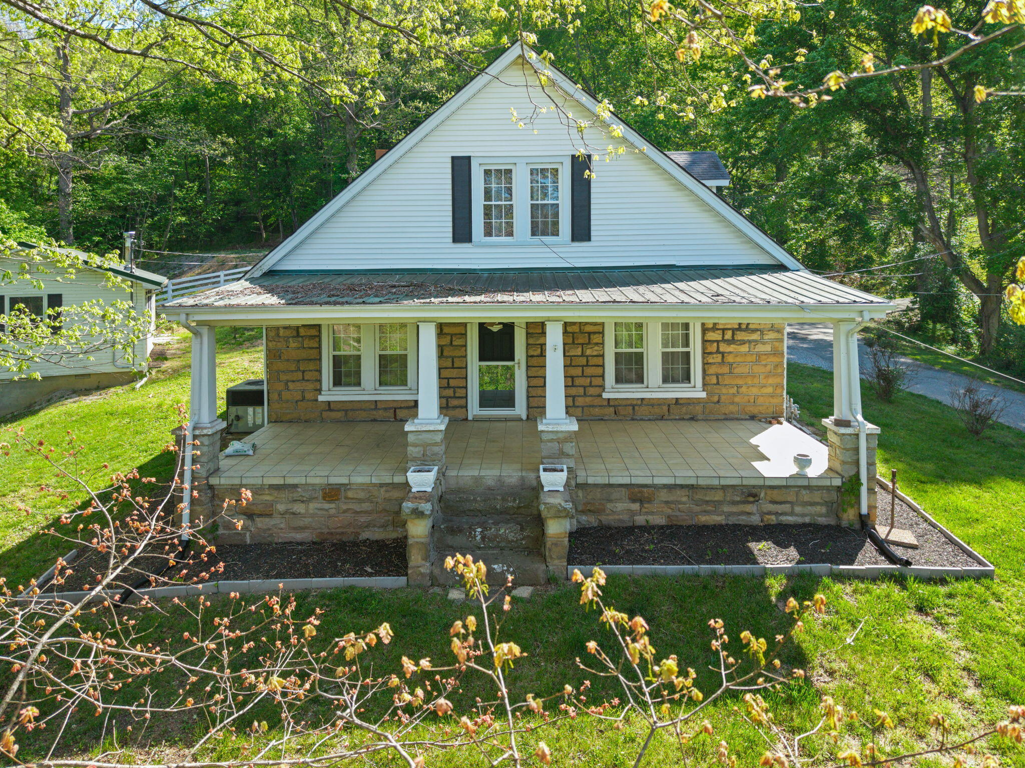 249 3rd Street Manchester, KY 40962 - Photo 10 of 65 3-web-or-mls-DJI_20260423104245_0007_D
