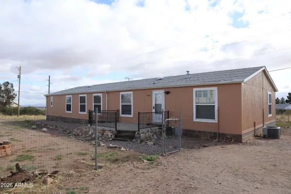 $1,450 | 5181 East Shirley Drive, Hereford, AZ 85615