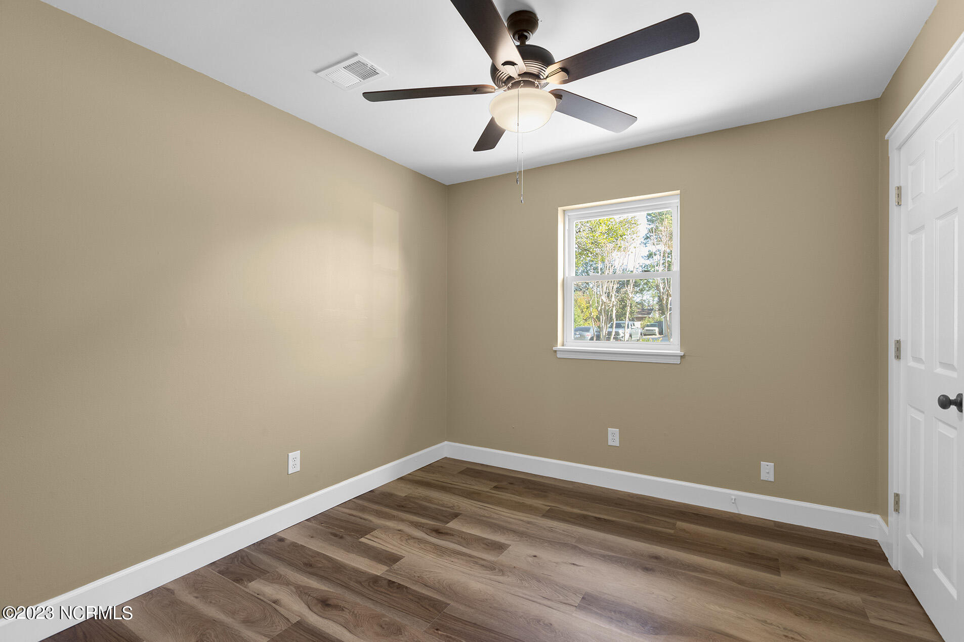 214 Spartan Road Wilmington, NC 28405 - Photo 21 of 38 Spartan214-9brLFL33A1957-CR2