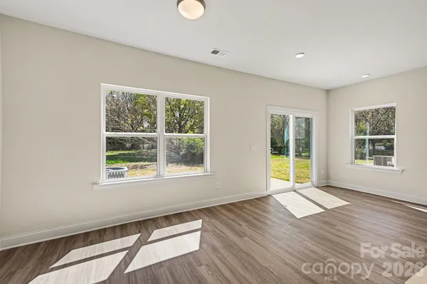 $395,000 | 562 West Wilson Avenue, Mooresville, NC 28115