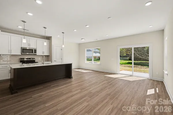 $395,000 | 562 West Wilson Avenue, Mooresville, NC 28115