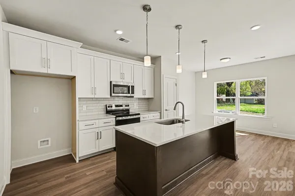 $395,000 | 562 West Wilson Avenue, Mooresville, NC 28115