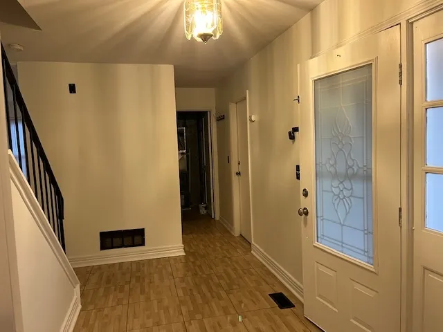 $350,000 | 1815 Brighton Circle, Aurora, IL 60506