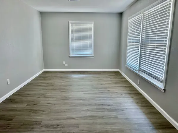 $1,595 | 610 Garrett Street, Liberty, TX 77575