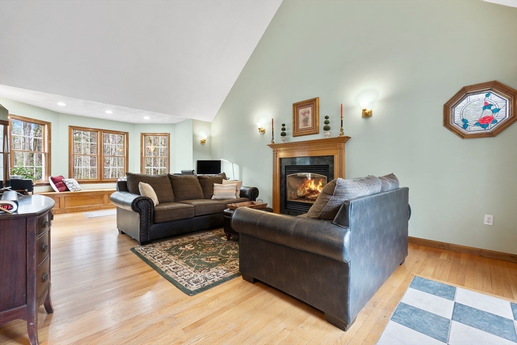 10 Hawk Way Georgetown, MA 01833 - Photo 6 of 42 Gallery Image 6