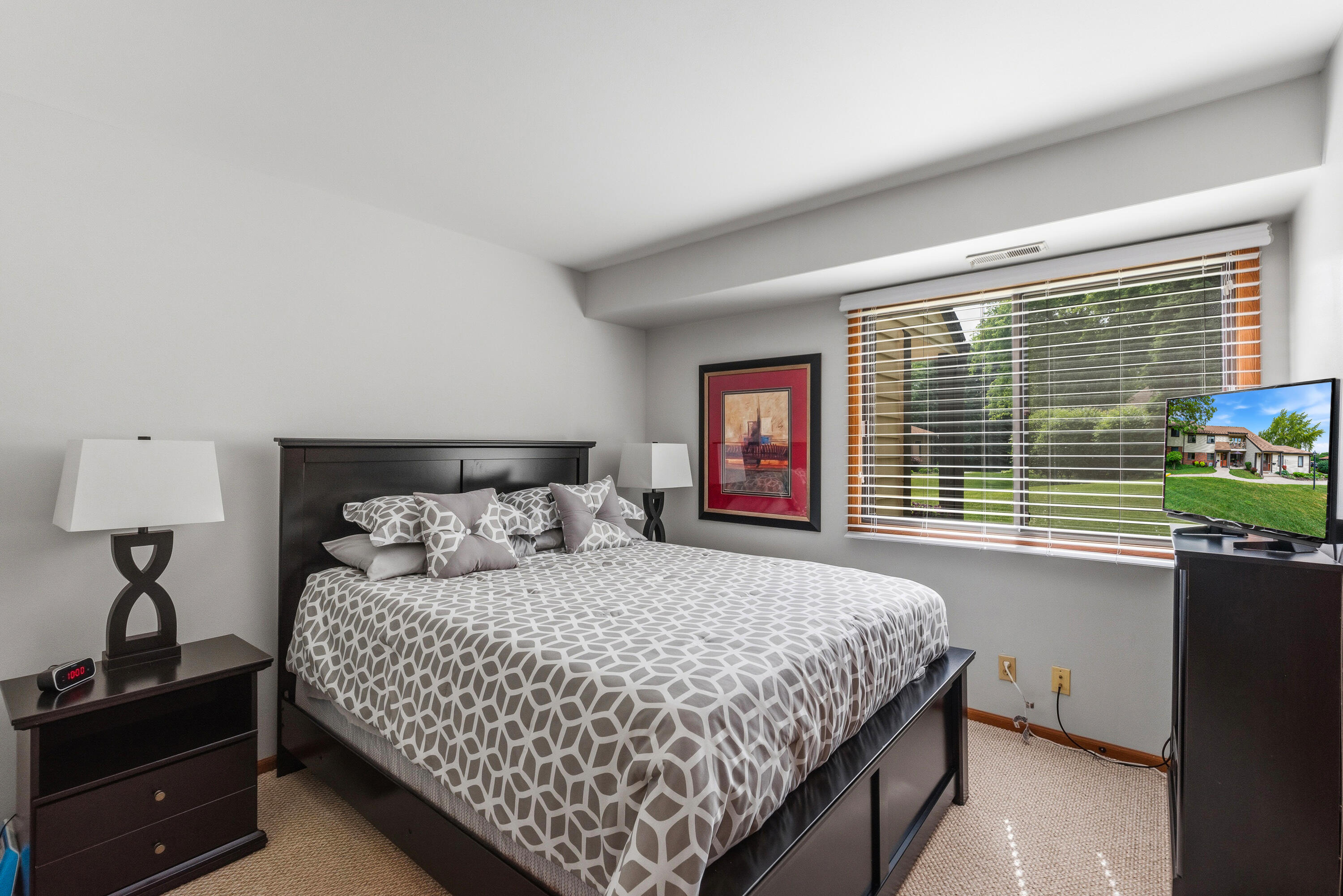 3733 West Loomis Road Greenfield, WI 53221 - Photo 20 of 30 Bedroom #2