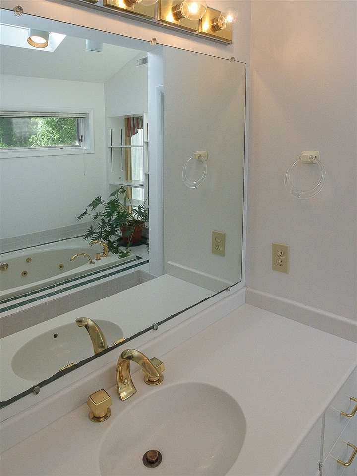 2715 Tryon Road Durham, NC 27705 - Photo 11 of 19 Master Bath/Spa