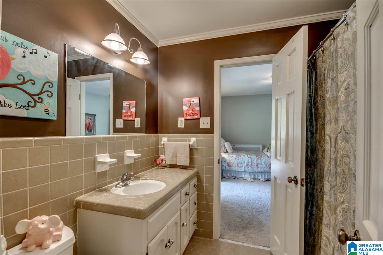 1425 Shades Crest Road Birmingham, AL 35226 - Photo 27 of 42