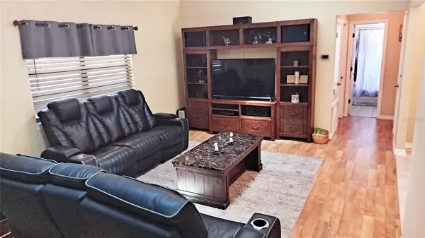 $299,900 | 25930 Sackamaxon Drive, Sorrento, FL 32776