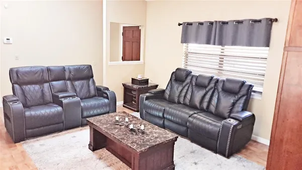 $299,900 | 25930 Sackamaxon Drive, Sorrento, FL 32776