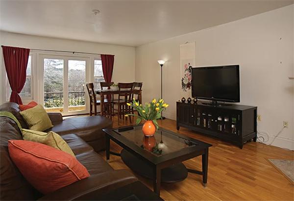 87 Glen Road, Unit 9 Brookline, MA 02445 - Photo 2 of 5 Gallery Image 2