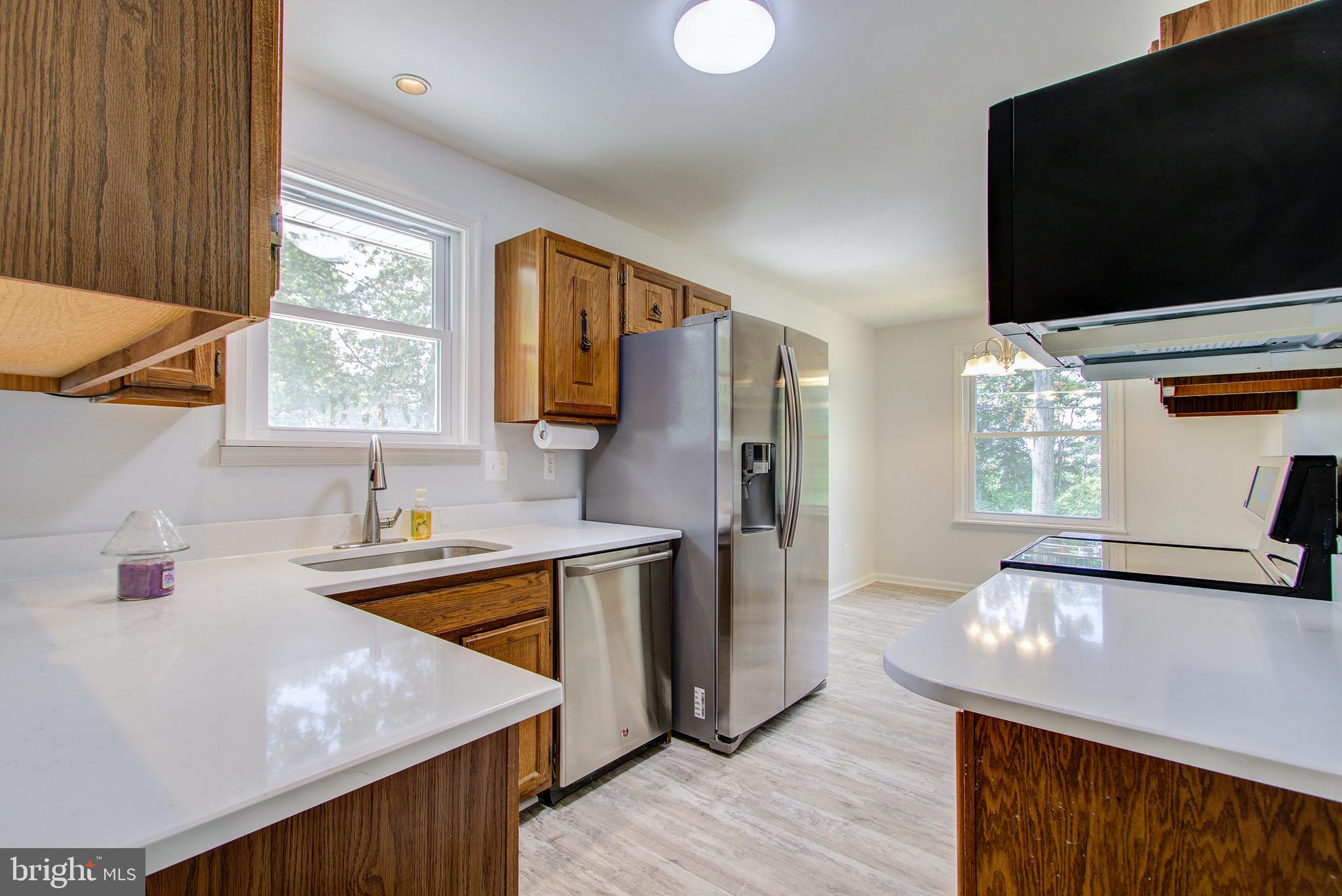 7501 Plainview Road Baltimore, MD 21237 - Photo 3 of 33