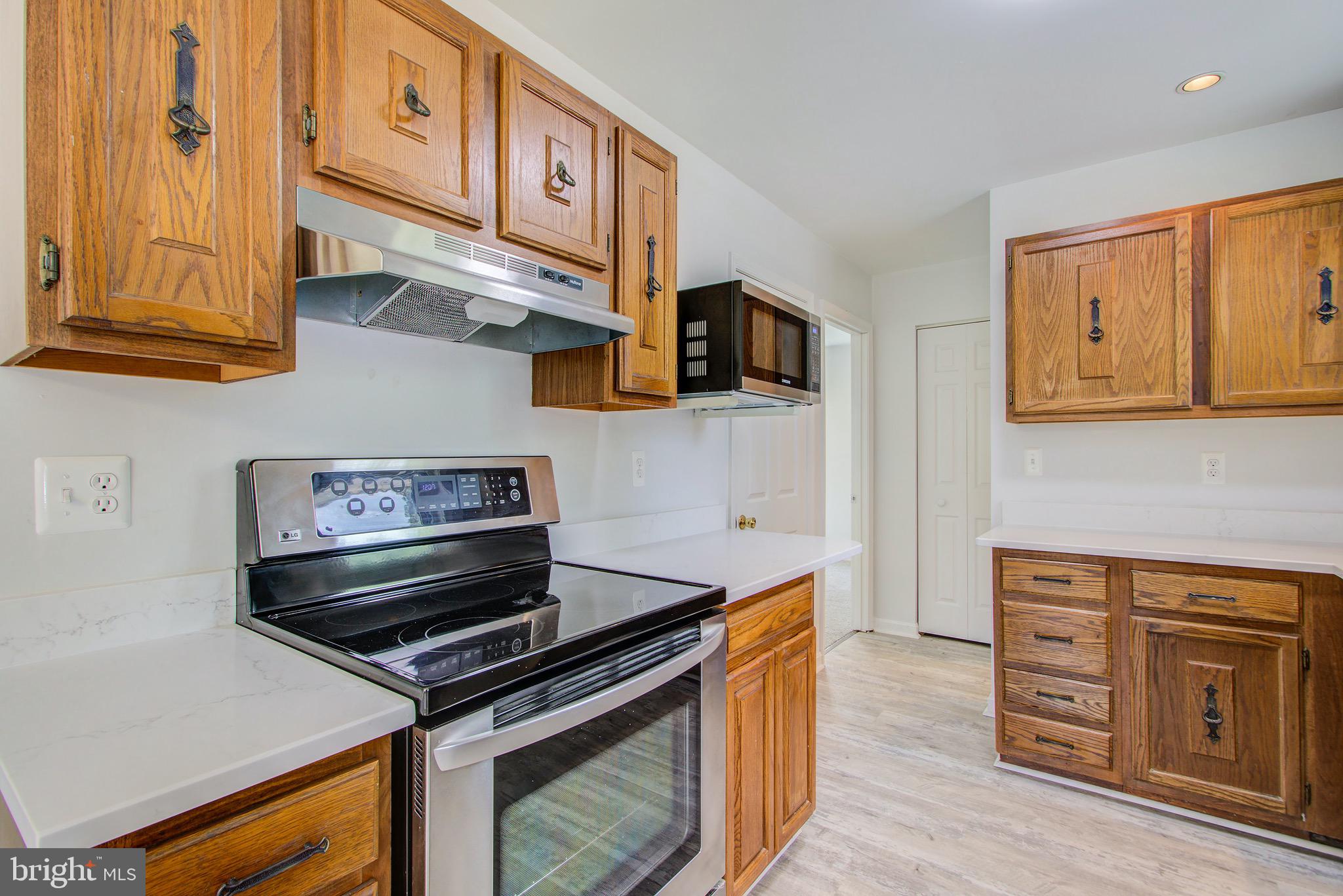 7501 Plainview Road Baltimore, MD 21237 - Photo 5 of 33