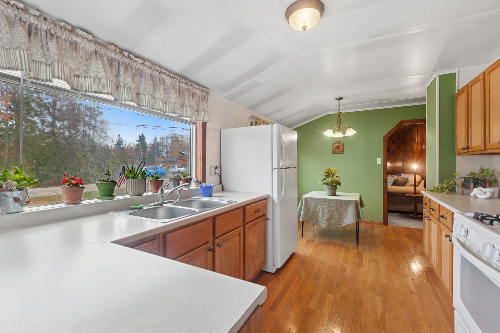 S348 East Street Winfield, IL 60190 - Photo 3 of 23