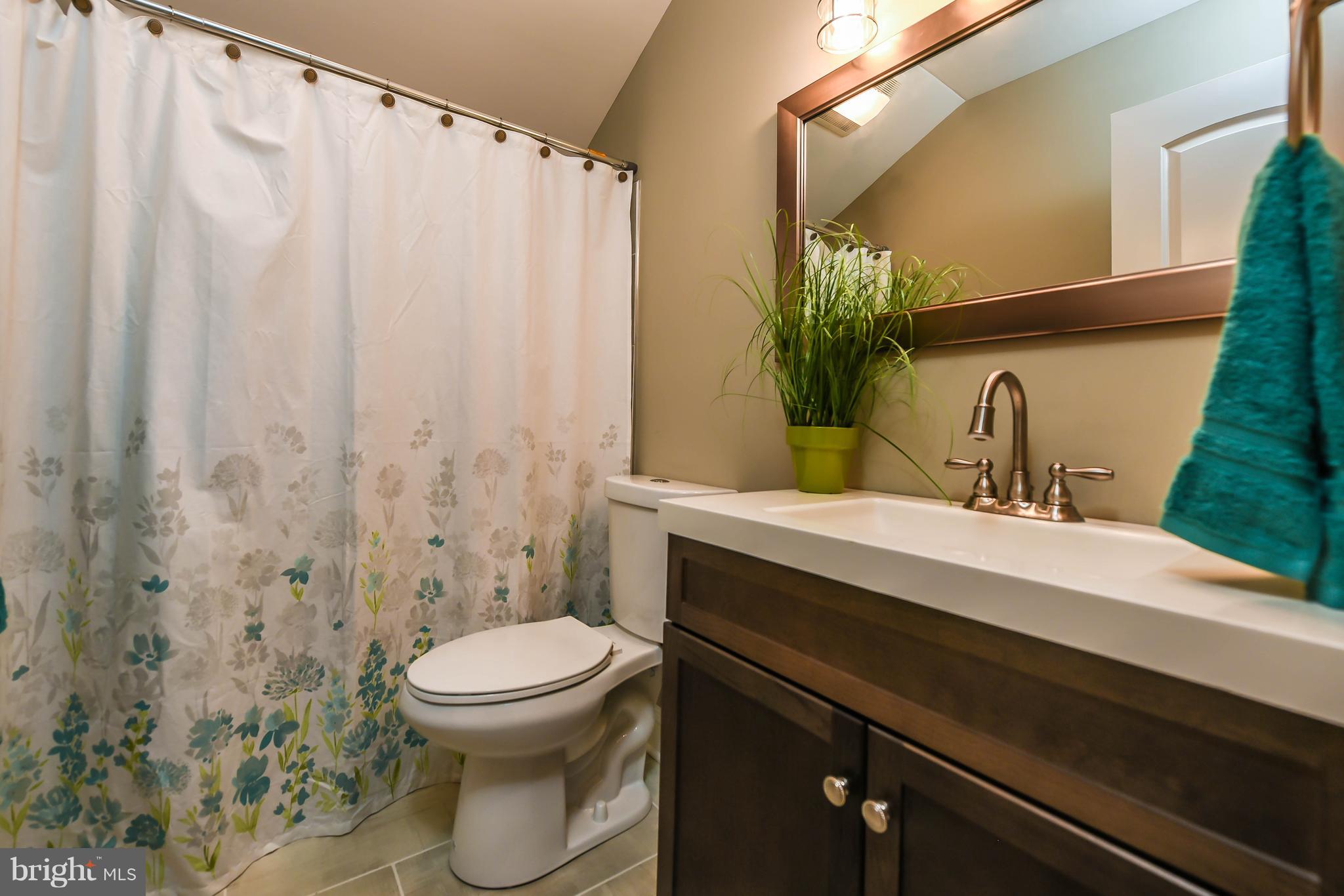 39 North Lockewood Road Elkton, MD 21921 - Photo 26 of 33 UPSTAIRS - FULL BATH #3