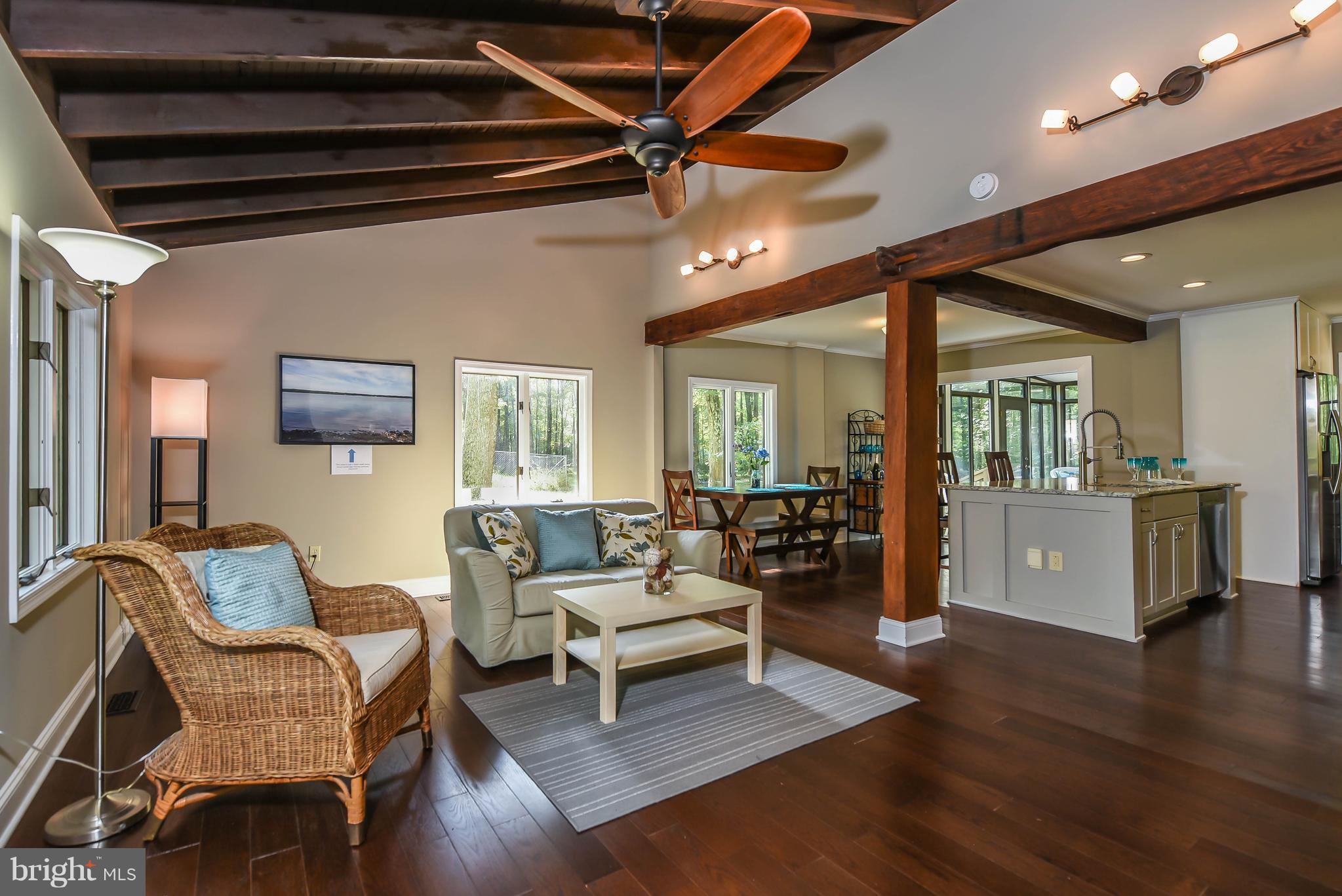NICE OPEN LAYOUT