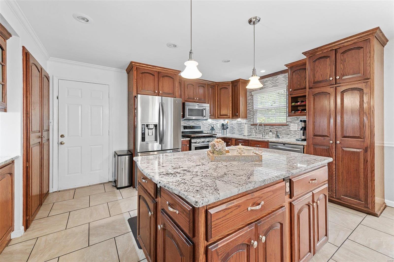 2857 Spring Water Drive St. Louis, MO 63129 - Photo 11 of 40