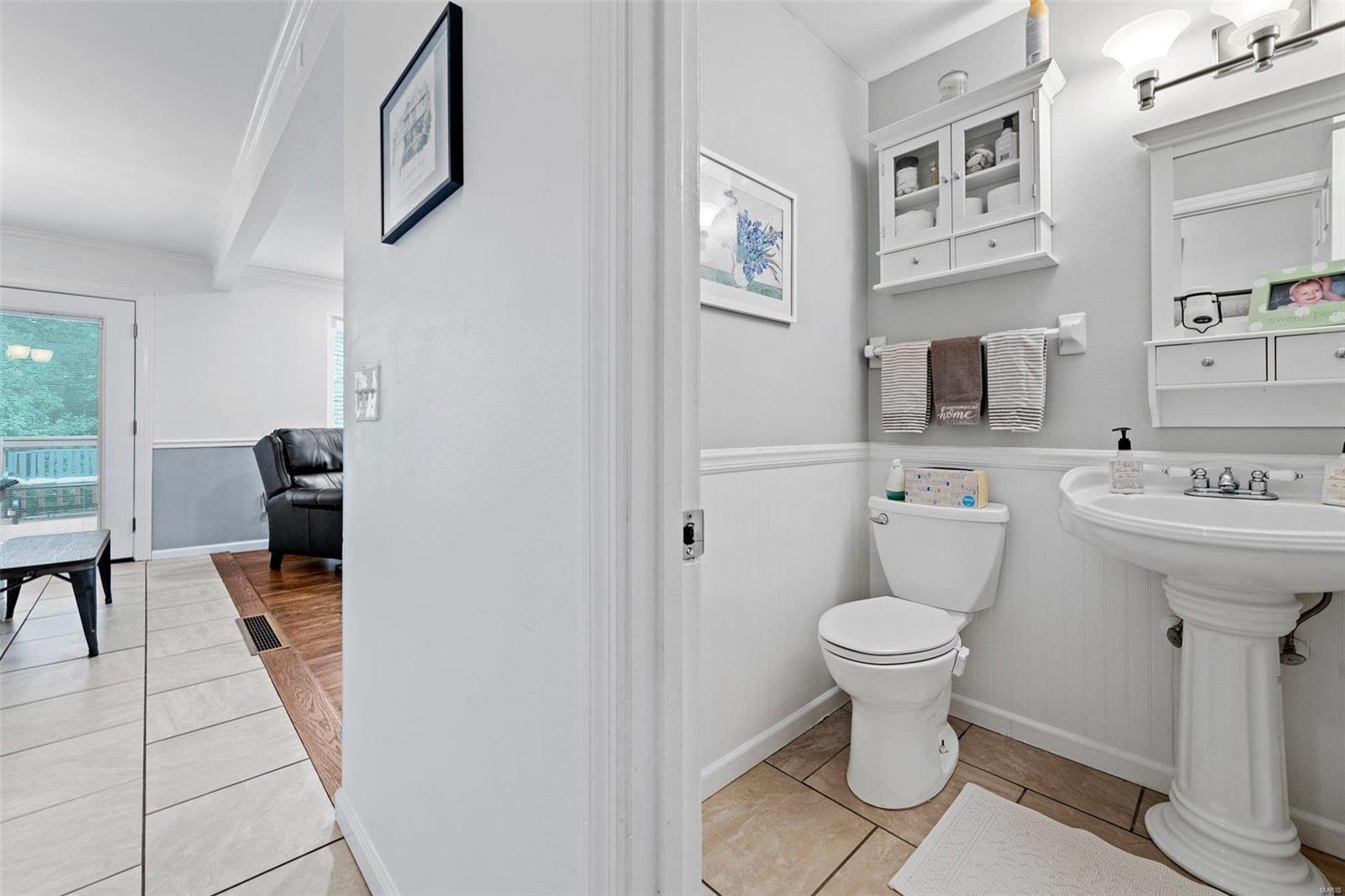 2857 Spring Water Drive St. Louis, MO 63129 - Photo 17 of 40