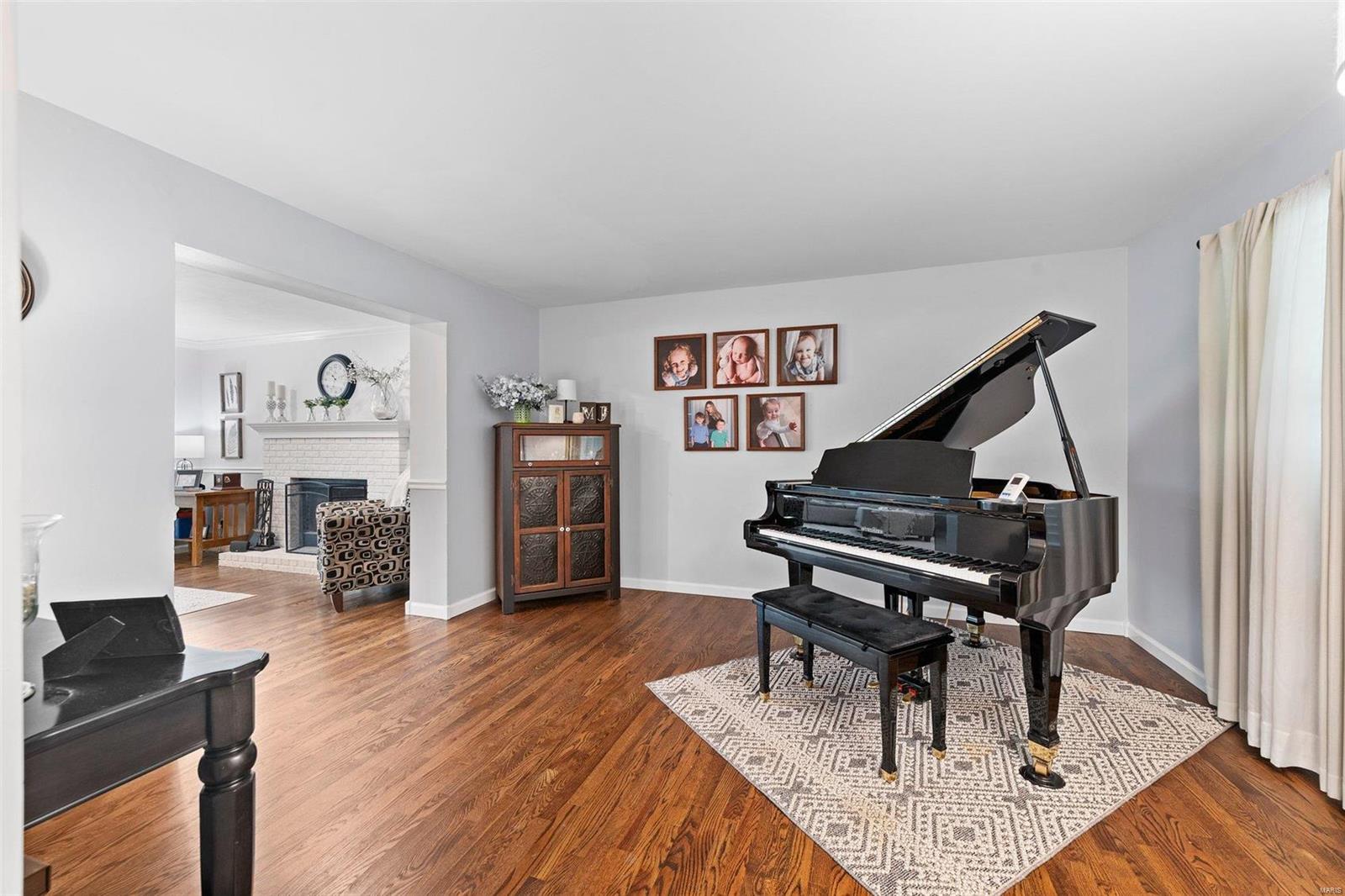 2857 Spring Water Drive St. Louis, MO 63129 - Photo 4 of 40