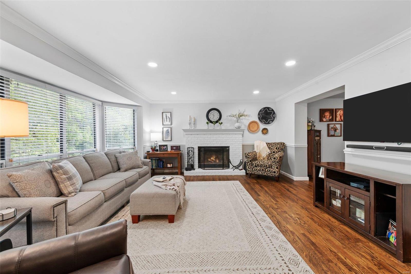 2857 Spring Water Drive St. Louis, MO 63129 - Photo 6 of 40