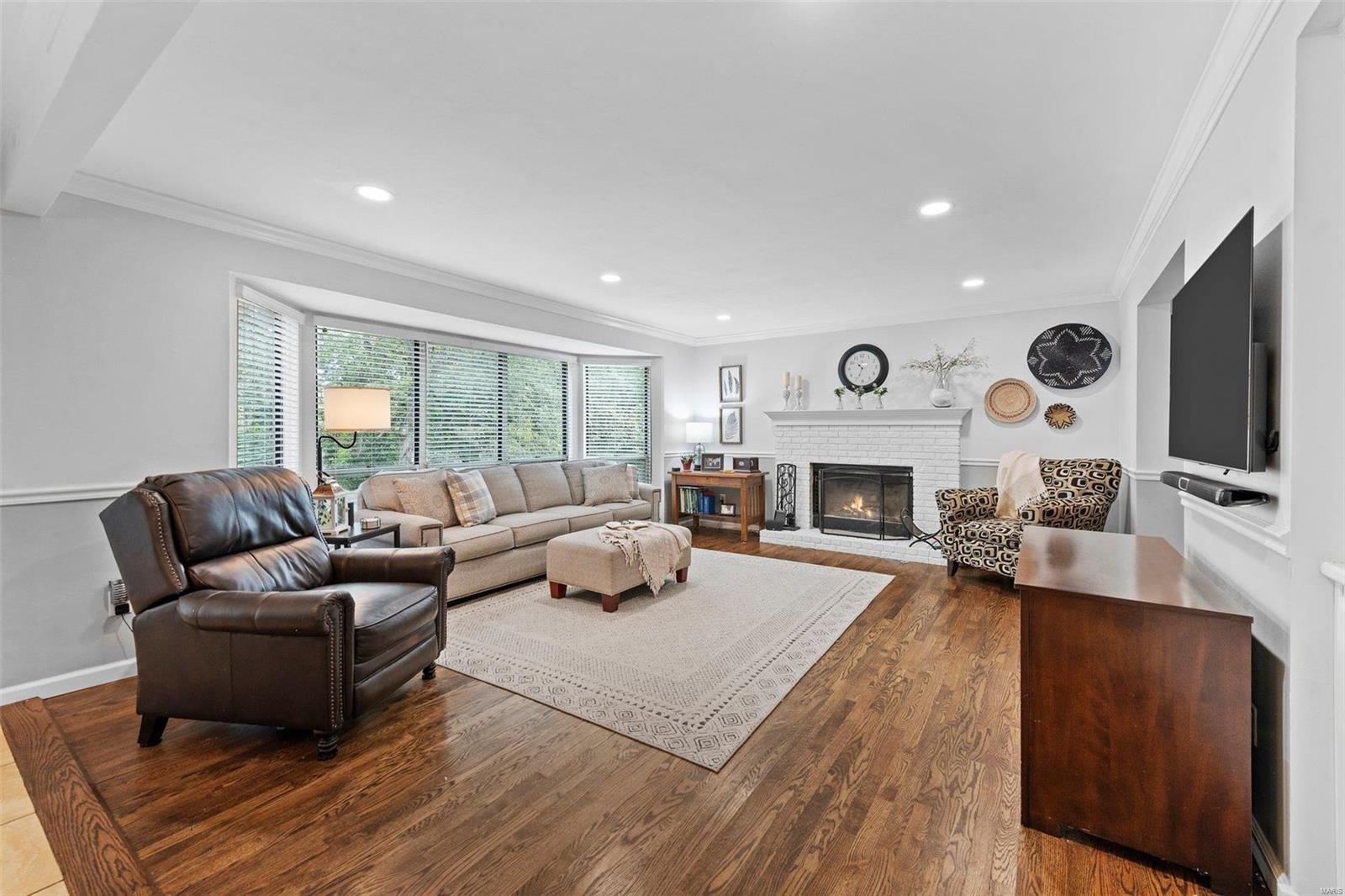 2857 Spring Water Drive St. Louis, MO 63129 - Photo 8 of 40