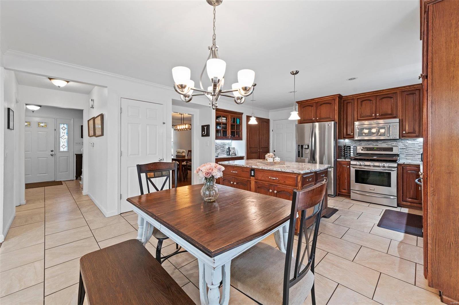 2857 Spring Water Drive St. Louis, MO 63129 - Photo 10 of 40