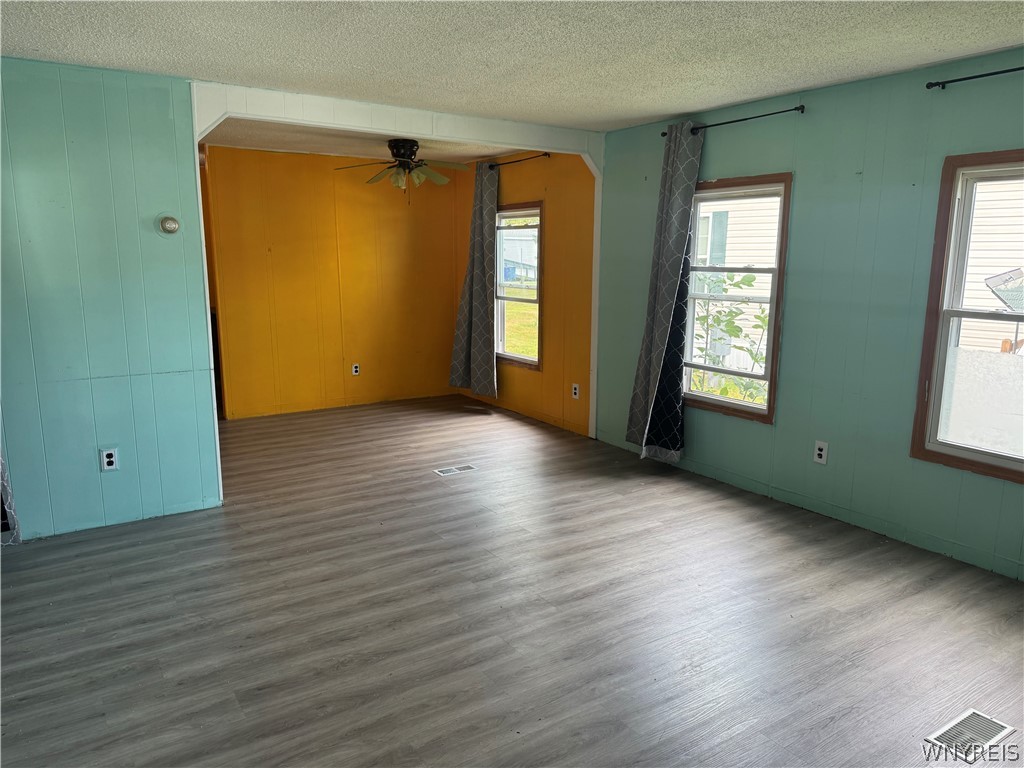 3450 Howard Road, Unit 41 Hamburg, NY 14075 - Photo 8 of 21 Living room with attached dining room