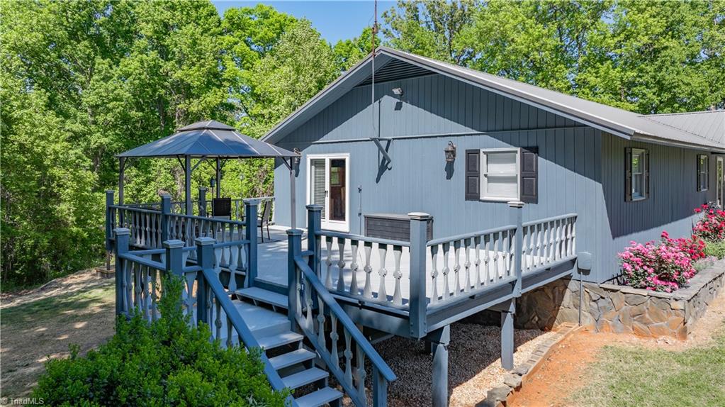 7362 Volunteer Rescue Road Denton, NC 27239 - Photo 30 of 50 Deck off of primary