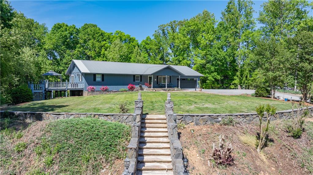 7362 Volunteer Rescue Road Denton, NC 27239 - Photo 4 of 50 Steps in front yard