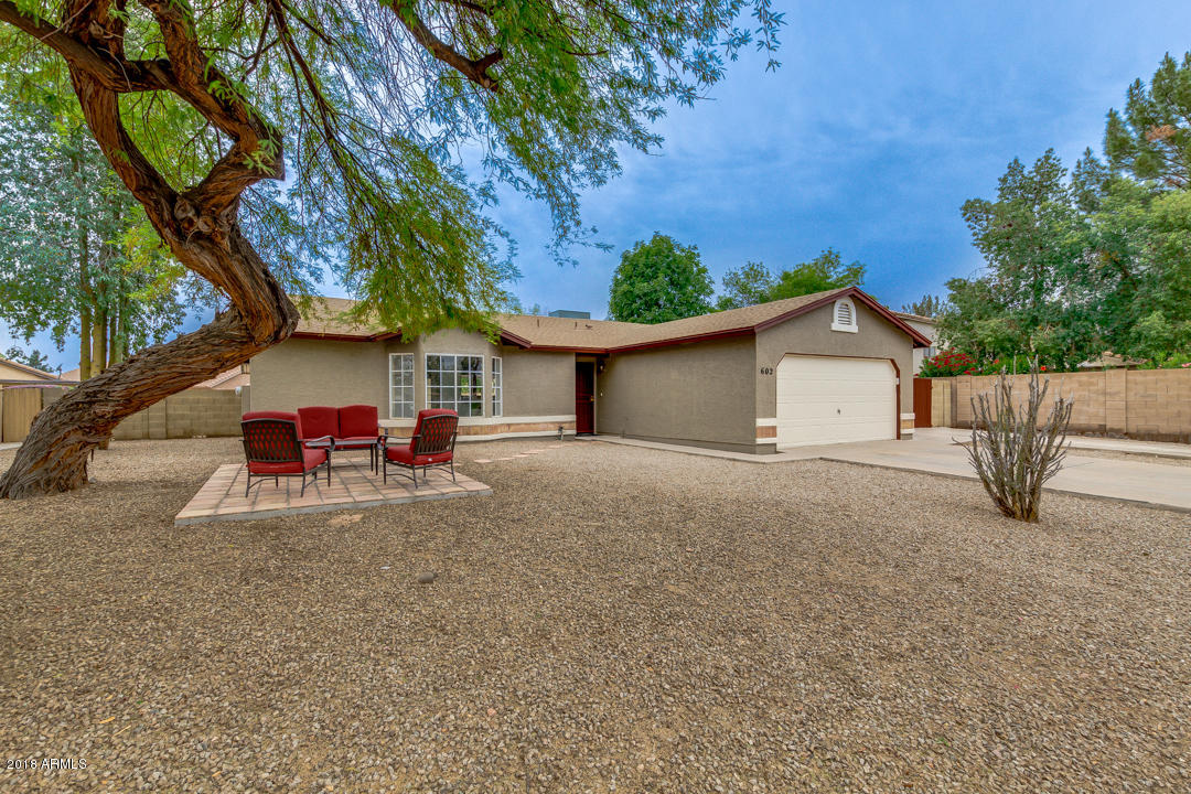 602 South Riata Street Gilbert, AZ 85296 - Photo 3 of 35 03-Riata