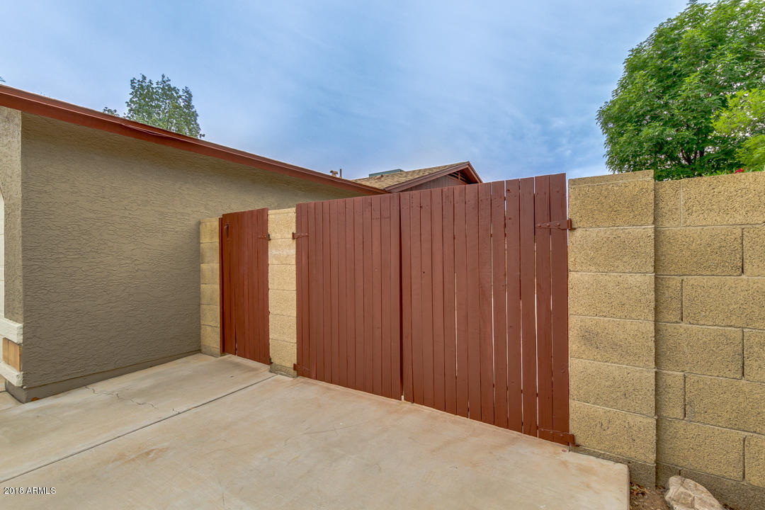 602 South Riata Street Gilbert, AZ 85296 - Photo 5 of 35 05-Riata