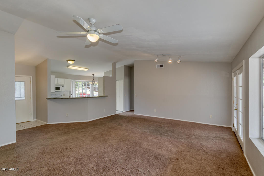 602 South Riata Street Gilbert, AZ 85296 - Photo 8 of 35 08-Riata