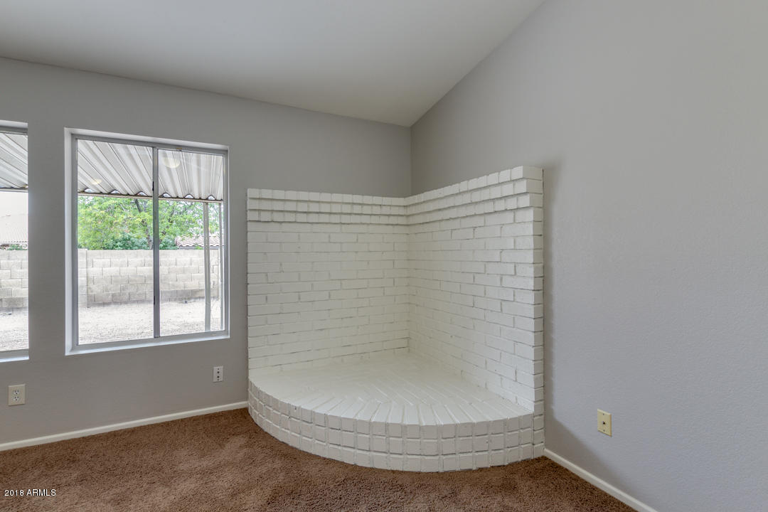 602 South Riata Street Gilbert, AZ 85296 - Photo 9 of 35 09-Riata