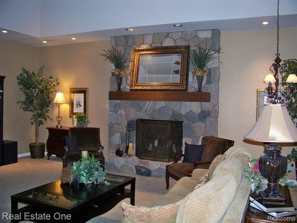3641 Warwick Drive Rochester, MI 48309 - Photo 5 of 25 Great Room