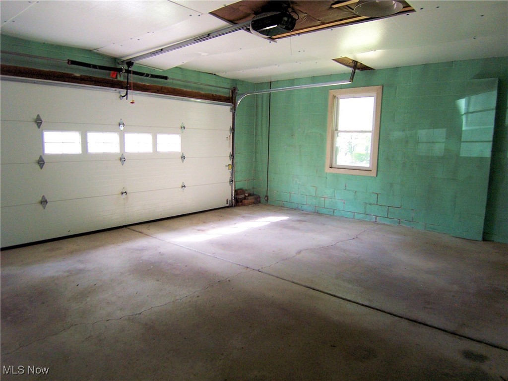174 Mathews Road Youngstown, OH 44512 - Photo 31 of 31 garage