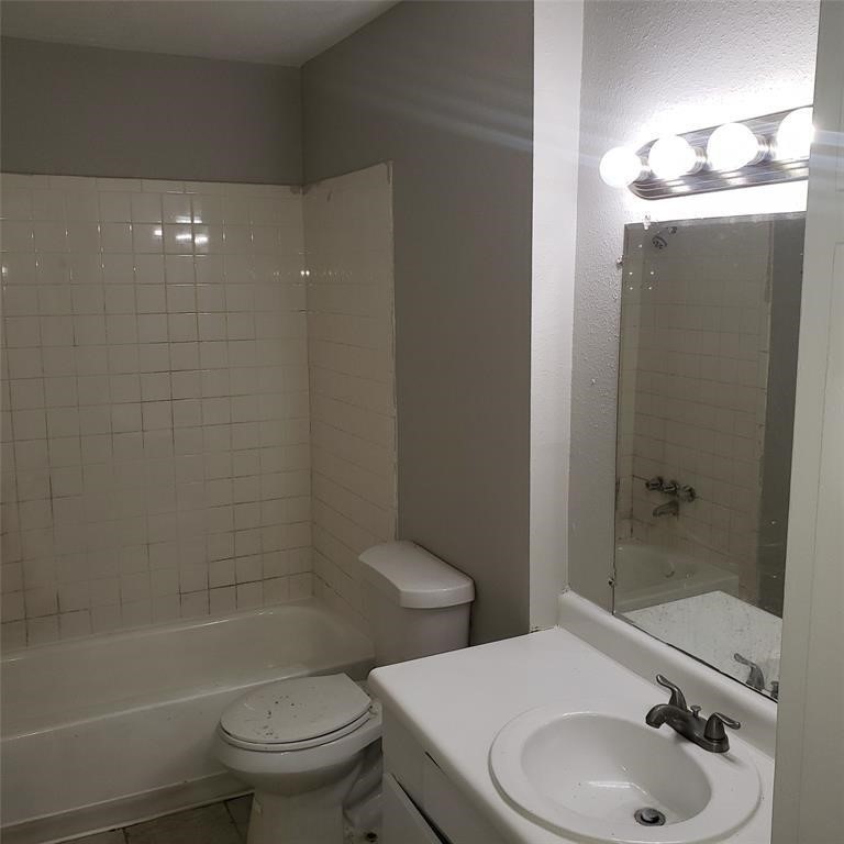 12931 Southbridge Road Houston, TX 77047 - Photo 14 of 16