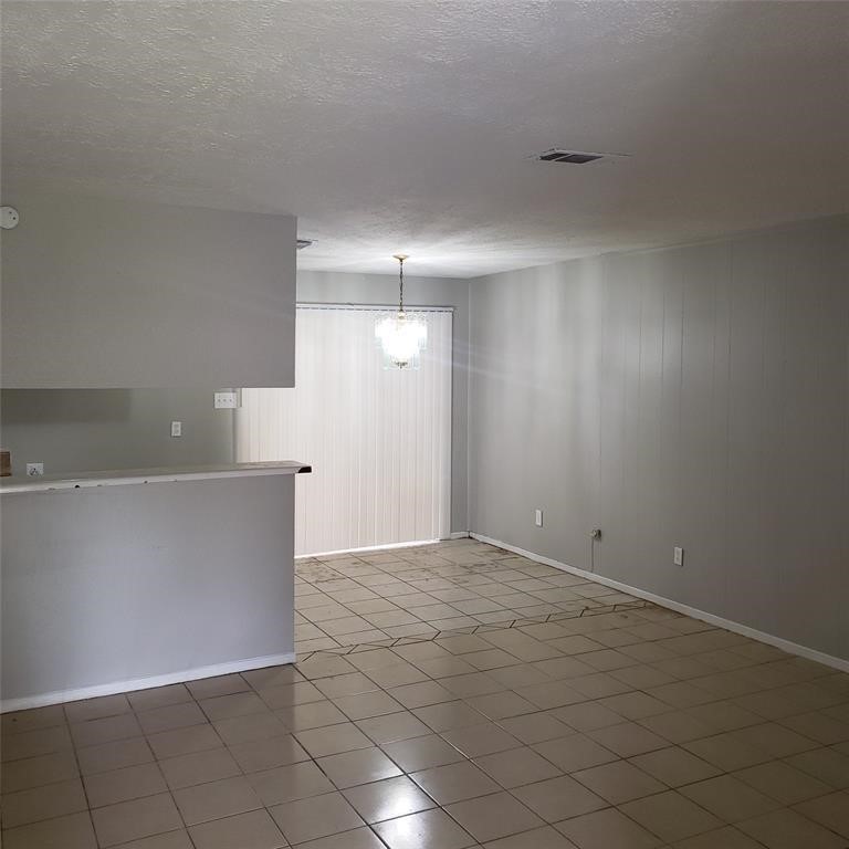 12931 Southbridge Road Houston, TX 77047 - Photo 4 of 16