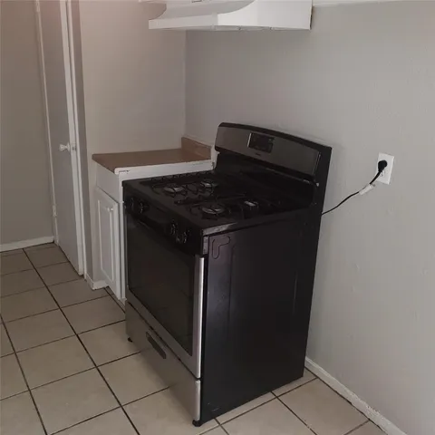 $1,500 | 12931 Southbridge Road, Houston, TX 77047