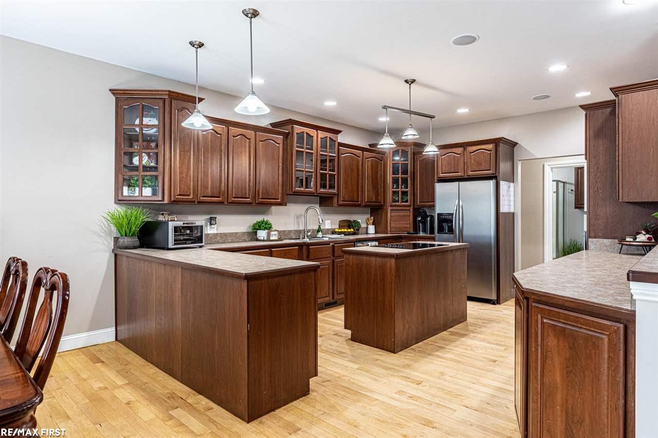 8730 Division Road Columbus, MI 48063 - Photo 10 of 39 50062444-9.JPG
