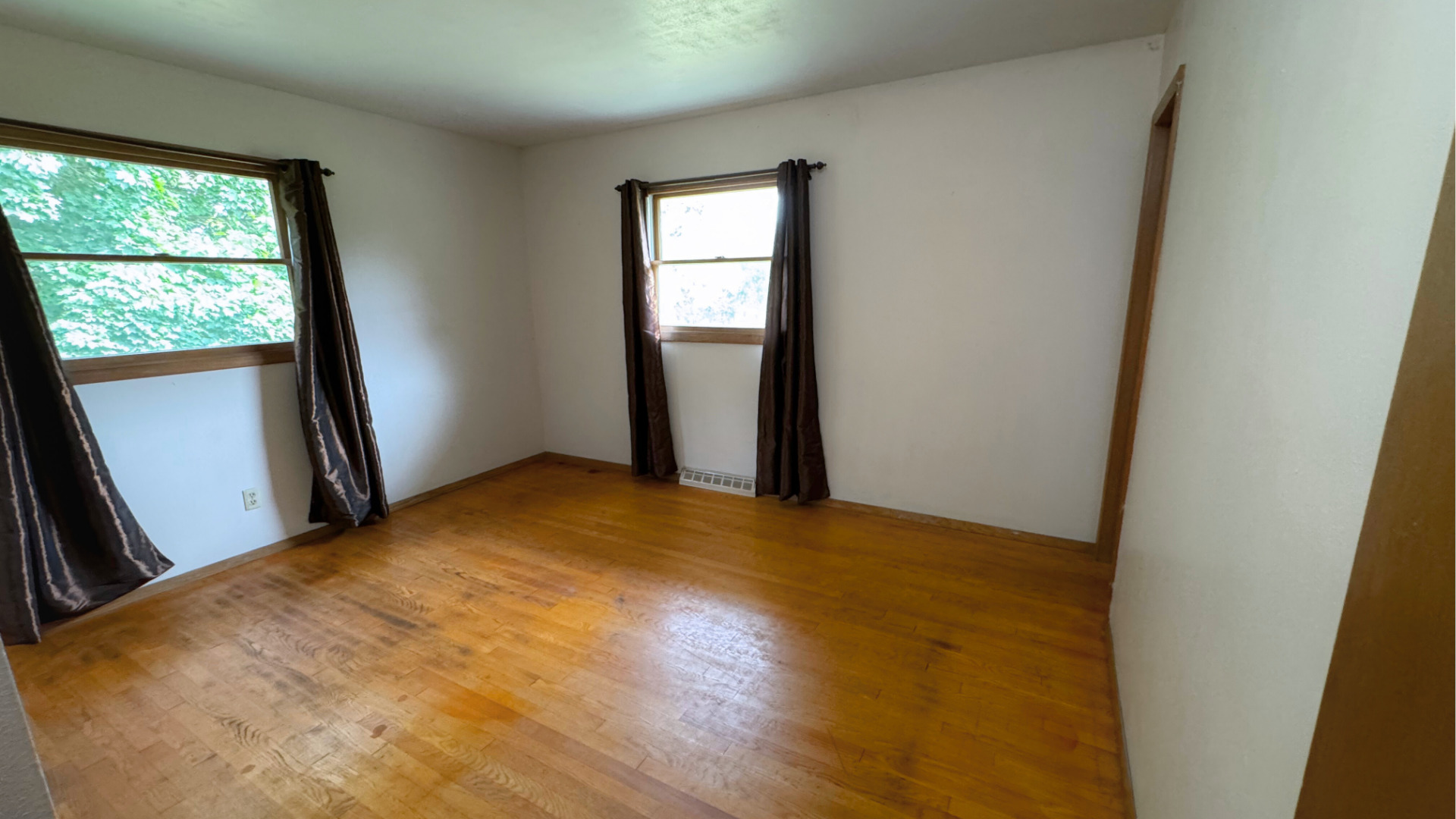 10626 North Grove Road Sycamore, IL 60178 - Photo 13 of 28 a view of empty room with window