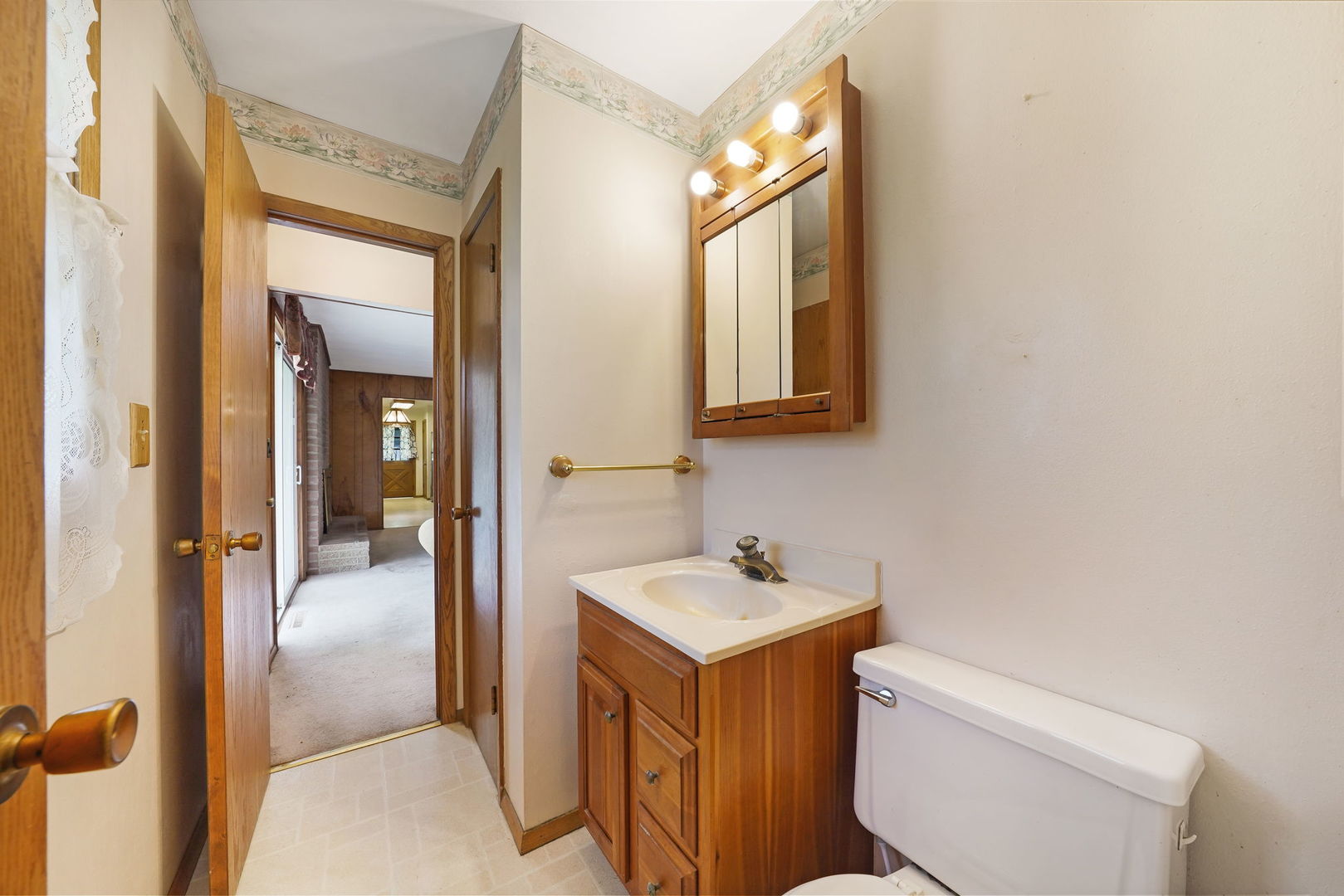 10626 North Grove Road Sycamore, IL 60178 - Photo 15 of 28 a bathroom with a sink and a toilet