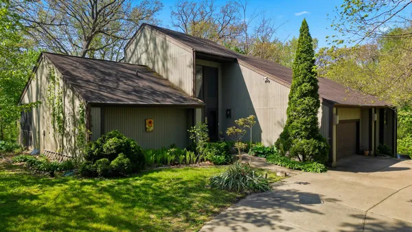 $279,900 | 1024 Idle Oak Run, Dixon, IL 61021