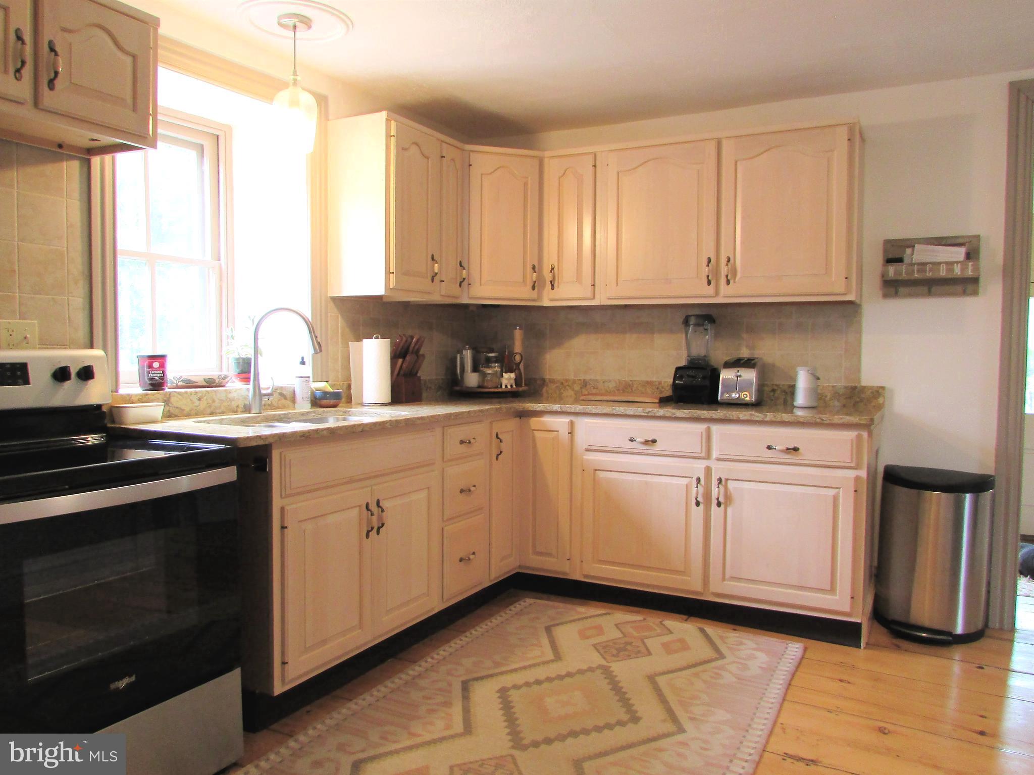 662 Bertolet Mill Road Oley, PA 19547 - Photo 14 of 34 Kitchen