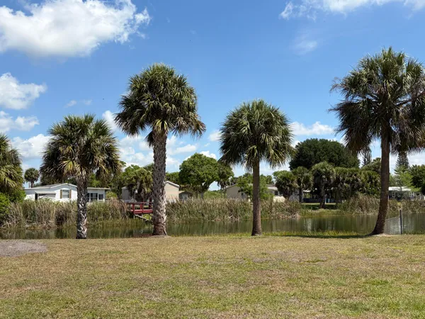 $54,000 | 1075 Friendship Drive Northeast, Moore Haven, FL 33471