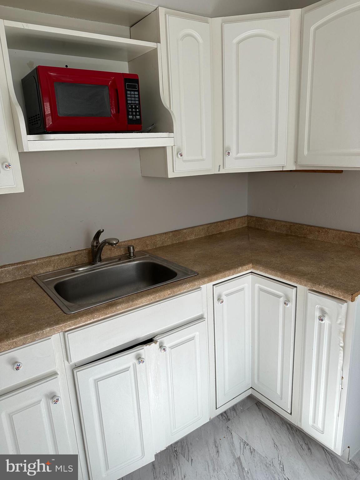 4026 Cedardale Road Baltimore, MD 21215 - Photo 10 of 12 2nd floor kitchenette