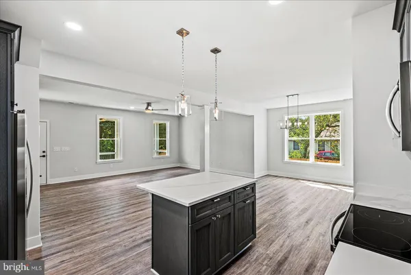 $649,999 | 207 Lincoln Colonial Beach, Colonial Beach, VA 22443